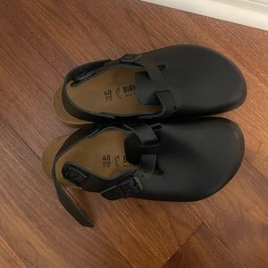 Brand New: Birkenstock Tokio Super Grip Black Leather Clogs Size US9/EU40